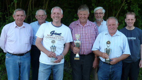 Sieger 2012 (v.l.): Hermann Schlief (2.RV-Meister), Stefan Löppenberg (Goldmedaille), Martin Stines (2.RV-Meister), Hans-Josef Tönsfeuerborn (1.RV-Meister), Günter Meuser (1.RV-Meister), Heinz Linckamp (3.RV-Meister), Peter Ehrens (Goldmedaille)