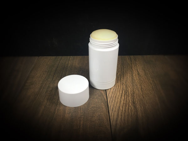 Deo Stick selbst gemacht mit dem Thermomix vegan aus Kokosöl Japanwachs ätherischen Ölen Natron und Speisestärke. Geht auch mit Bienenwachs.