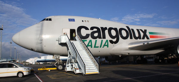 Boeing 747-400F of Cargolux Italia at Nairobi Airport  /  source: hs