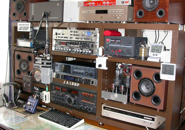 Here Some Beautiful Ham Radio Shack Iz4hwds Jimdo Page
