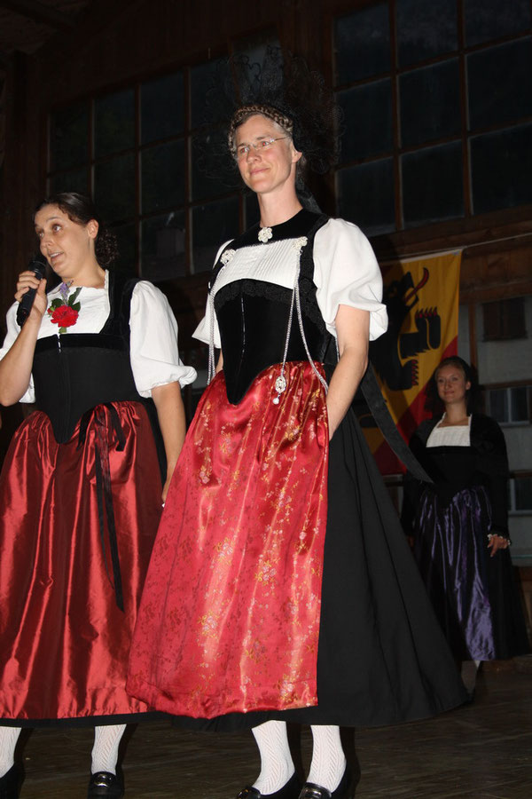 Gotthelftracht, Berner Festtagstracht, schweizer Trachten Trachten
