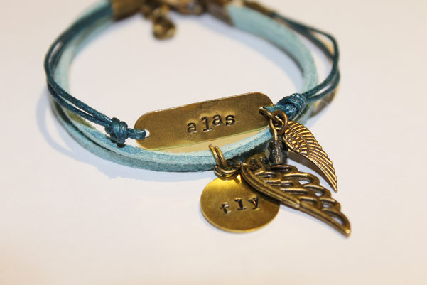 Pulsera chapa ALAS & alita y Pulsera FLY en antelina azul claro