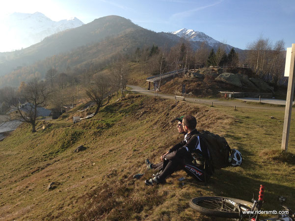 dopo una luuuuuuunga sosta mangiareccia e bevereccia... affrontiamo la brevissima risalita per il monte Castelletto con sosta al colle Vaccera 
