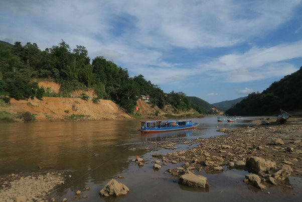 Port de Muang khua, d'où nous prenons le bateau pour Muang ngoi