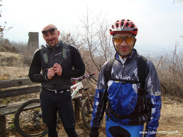 in zona ruderi del Castello, goduti come i ricci, ci prepariamo per risalire in cima 