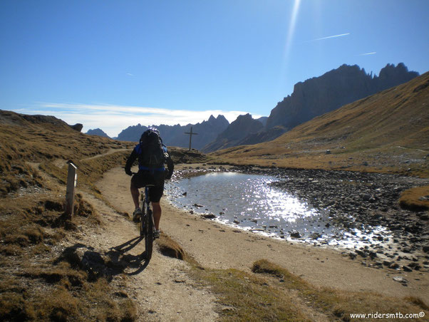 Ecco il colle  di Valle Stretta... la giornata è splendida esattamente come la Valle omonima 