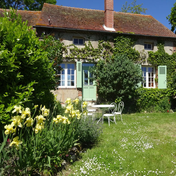 Location de vacances en Auvergne, au sud de l'Allier, près de Vichy et Charroux. Le Petit L'Ormet, RD 183, 03330 Valignat, FRANCE. 