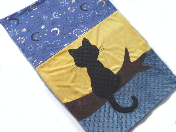 Couverture bébé garçon poussette couffin chat noir, lunes étoiles nuages, avec impression métalisée fait main l'Arche de Jessica