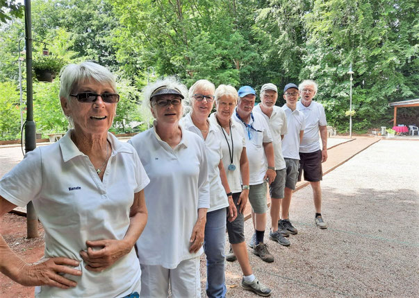 Die Regionalliga-Mannschaft der Geest-Bouler am letzten Spieltag in Oelixdorf.