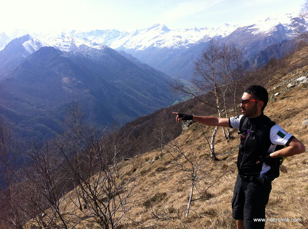 il panorama è su gran parte della Val di Lanzo 