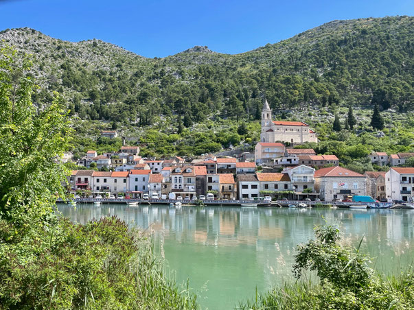 Komin - kleines authentisches Dorf am Fluss Neretva zwischen Bergen und Meer 