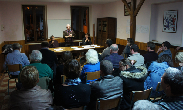 Le 06 novembre 2015, les conseillers municipaux de Baulne-en-Brie, La Chapelle-Monthodon et Saint-Agnan assistent à l'accouchement de la commune nouvelle Vallées-en-Champagne. ©Photo/Axomois Production
