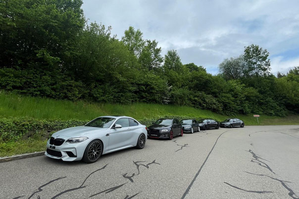 Im Verkehrsstützpunkt stillgelegte Autos (Bild: KAPO)