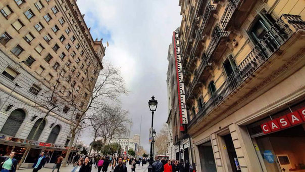 Портал Ангела в Барселоне - самая дорогая улица Испании