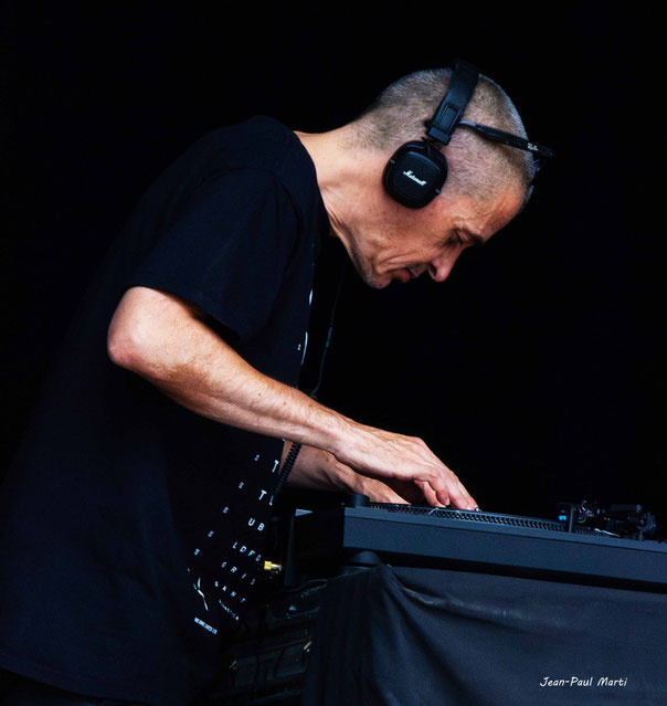 DJ Grazzhoppa. "Black Lives, from Generation to Generation". La Défense Jazz Festival . June 2025.