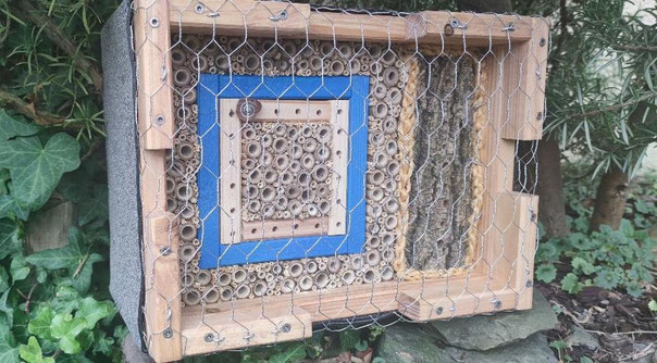 K3 / Bruthilfe für Wildinsekten / Wildbienen / reine Bambusbefüllung / € 125,00