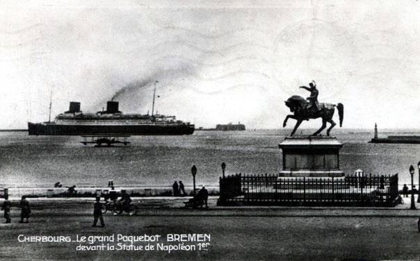 1930s : S.S. Bremen in Cherbourg harbour