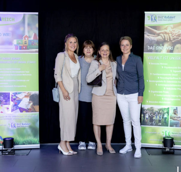 v.l.n.r Tatjana Schoeler, Yonka Harris, Beate Fornoff-Ohl, Sarah Lehninger