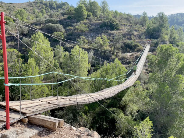 Hängebrücke Pont de les Maduixes östlich von Bítem