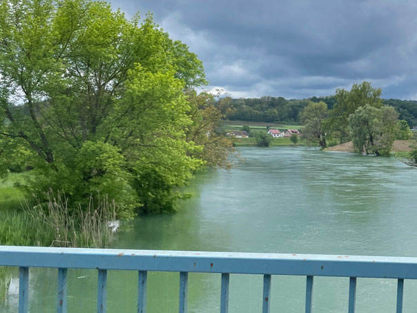 Hohe Wasserstände nach tagelangem starken Dauerregen in Zentralkroatien - wie hier bei Karlovac  