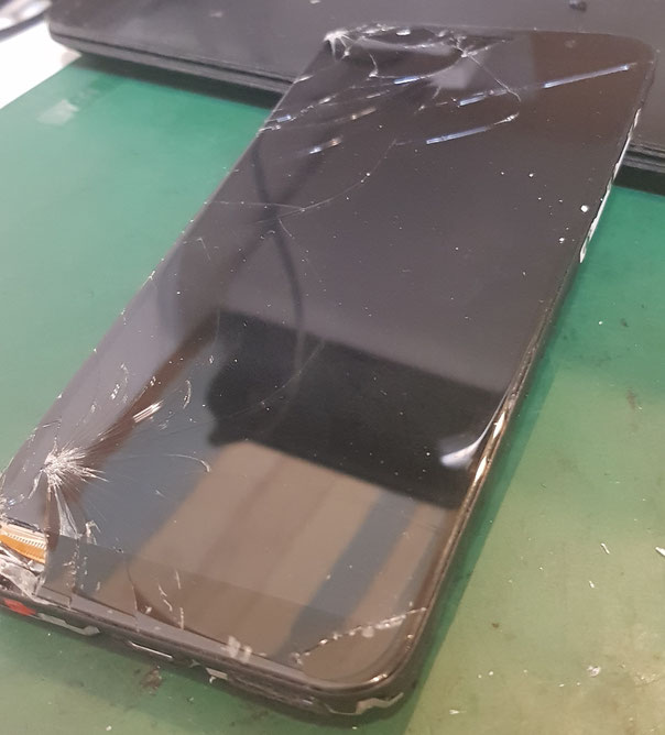 iPhone以外も直します