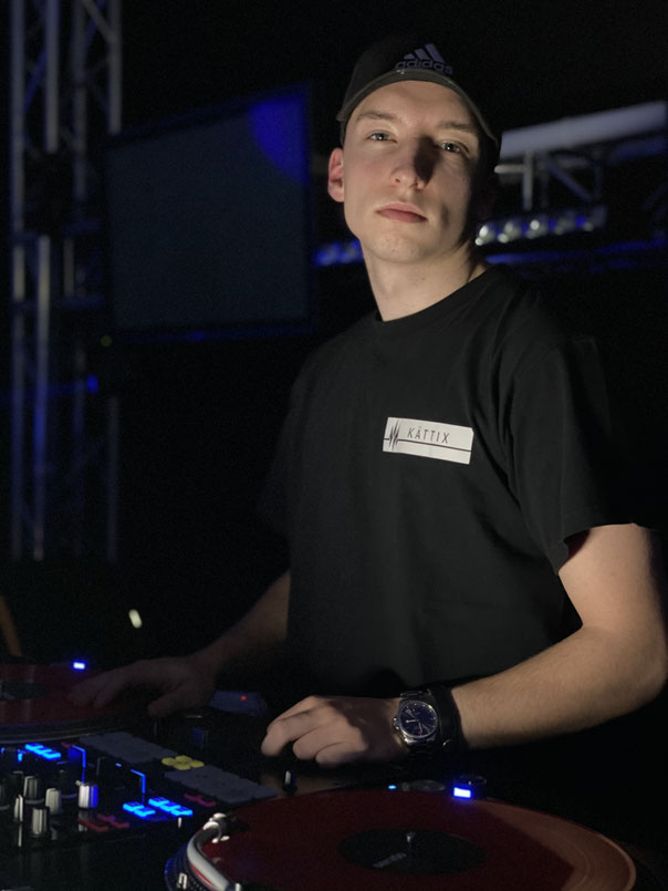 DJ Kättix ist Mitglied bei Sun Entertainment 