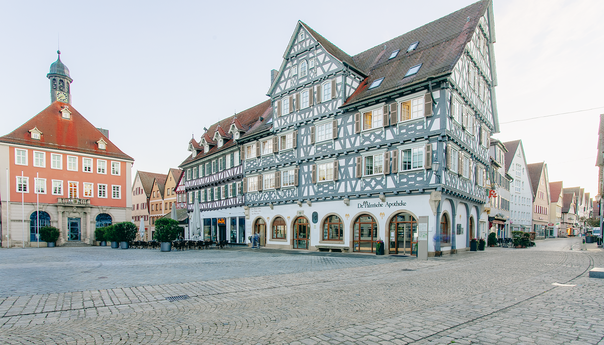 Außenaufnahme der Dr. Palm’sche Apotheke– das historische Herzstück im Immobilienbestand der Palm-Stiftung