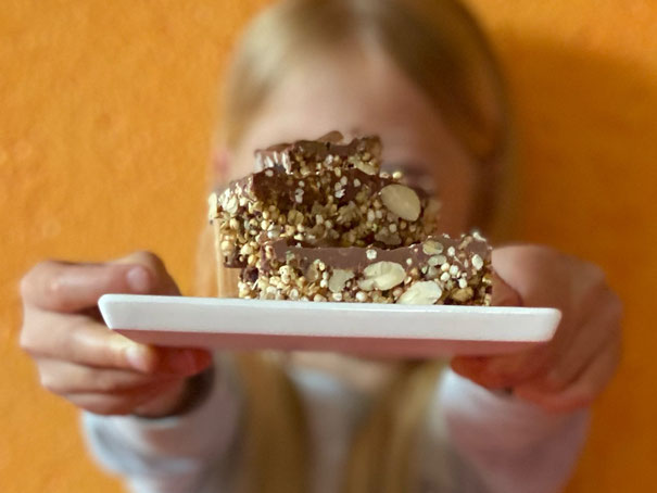 powerriegel müesliriegel Osterhasenschokolade schokoladenriegel nüsse nussriegel pausensnack