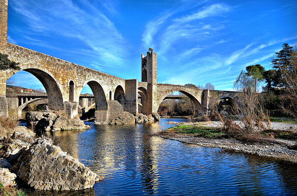 Pont de Besalú (font: Wikipedia)