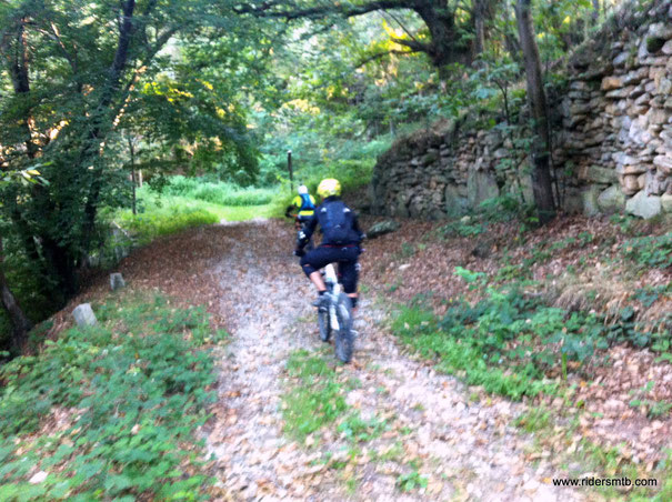 le foto sono poche, ci siamo fatti prendere dal divertimento. Ringraziamo pubblicamente colui che ha preparato il Pistino ELETTRA che insieme al vicino pistino dei Morelli offrono un'ottimo divertimento.