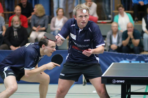 Fredrik Lundquist und Sören Wegner legten mit ihrem Erfolg im Doppel den Grundstein für den 6:2-Triumph des TSV Schwarzenbek über den TTC Seligenstadt.