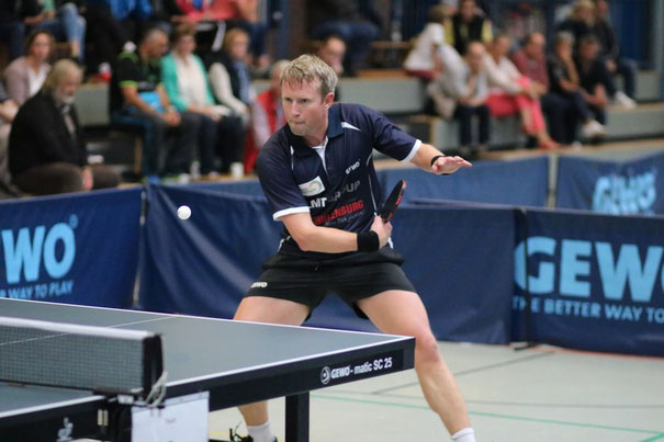 Geht am Sonntag ab 10.45 Uhr mit den Schwarzenbeker Drittliga-Herren in der Sporthalle Buschkoppel 1 gegen den TTC Seligenstadt auf Punktejagd: Der TSV-Top-Athlet Fredrik Lundquist.