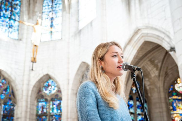 Accompagnement musical piano et voix pour obsèques dans le Morbihan, interprétation délicate au service de l’hommage rendu. 🎹✨
