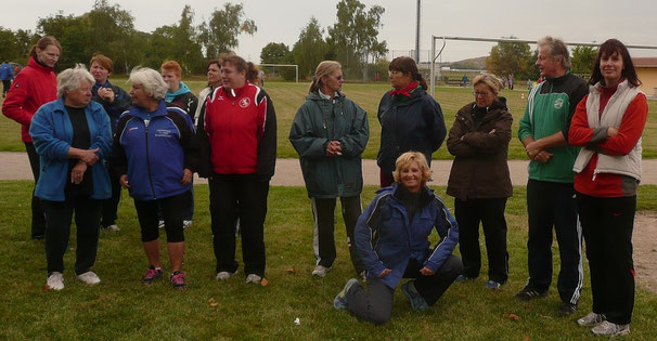 Ishild Müller (vorne links) in Heuchelheim inmitten ihrer Teamkolleginnen.