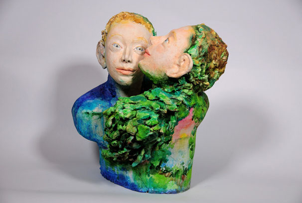 MICHAEL & GABRIEL (TWINS)  |  I DO BELIEVE IN FAIRIES. I DO. I DO. (Serie) 2024 | bemalte Keramik | 31 × 36 x 44 cm