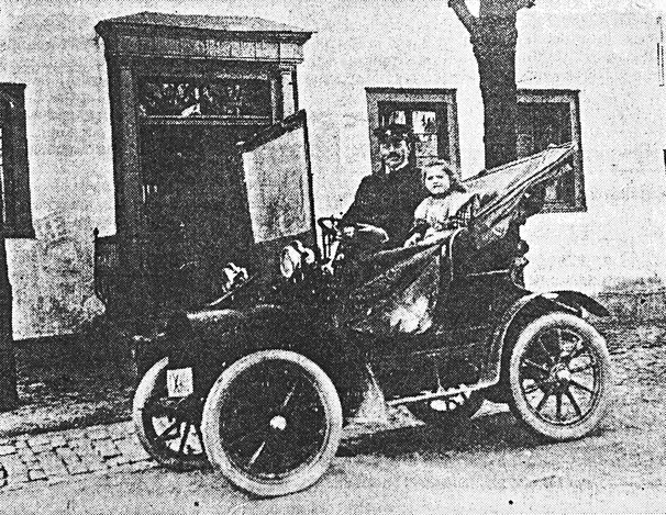 Der Arzt Dr. Witzheller besaß das erste Auto in Schmallenberg.