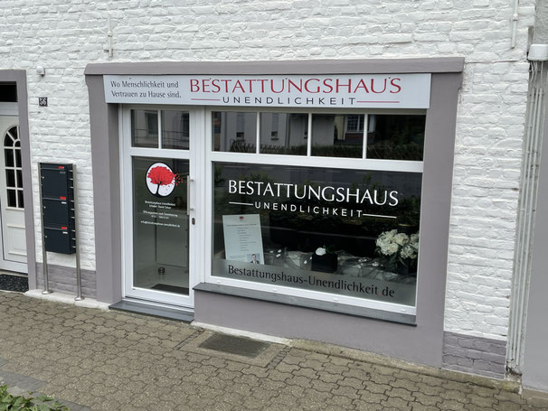 BESTATTUNGSHAUS UNENDLICHKEIT: Bestattungsarten, beerdigungen köln & Bergisch Gladbach