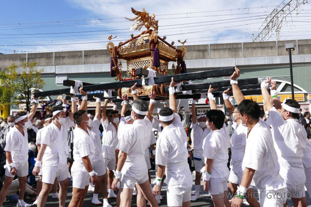 上妙典八幡神社の中神輿
