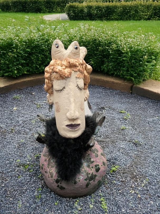 Keramikskulptur Prinzessin, ca. 25 cm