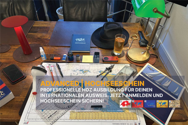 Kompass und Handfunkgerät am Steuerstand – EXCELLENT Skipperkurs mit SRC & LRC Funktraining, praxisnahes Arbeiten an der Nautischen Akademie.