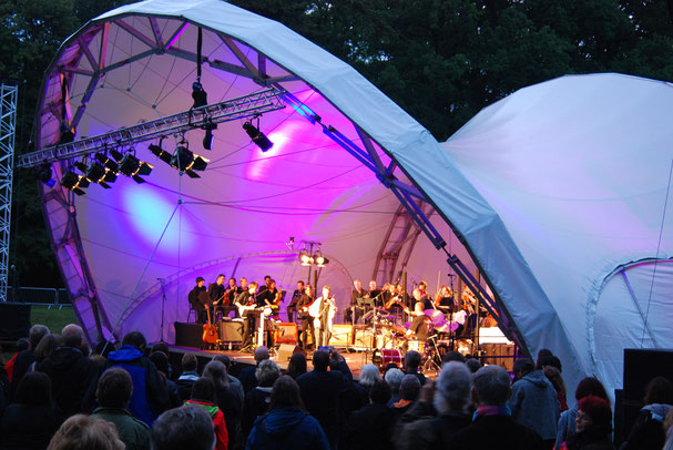 Bühne mieten, Nigel Kennedy, Open Air Bühne, Konzertmuschel mieten