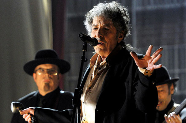 bob dylan canta a teatro