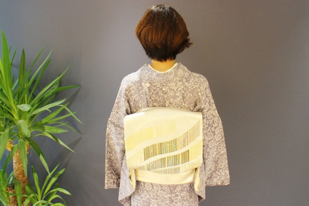 着付け。東横線綱島の美容院キュライヘアーで着付け。勿論アップもお任せ。美容院ですから。