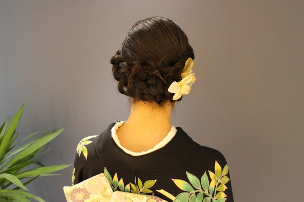 振袖も留袖も袴も和装はキュライヘアー。もちろんアップもお任せ。美容院ですから。