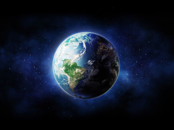 Sonne, Erde und Mond im All – astronomische Anordnung zur Veranschaulichung von Himmelsbezug, Orientierung und kosmischem Kontext.“