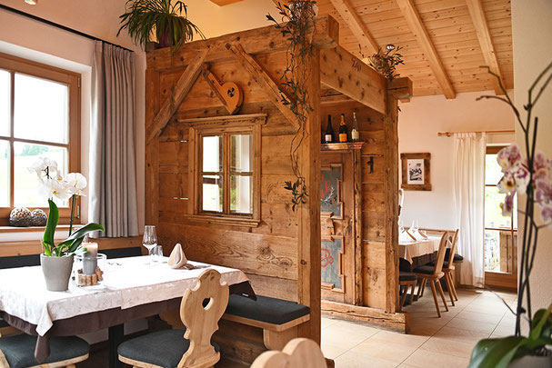 L'incantevole ristorante alpino Elisabeth in Val Sarentino: piacere culinario nella natura idilliaca