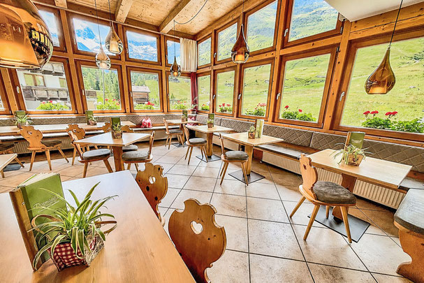 Innenansicht vom Restaurant Rosmarie in Pfelders in Südtirol