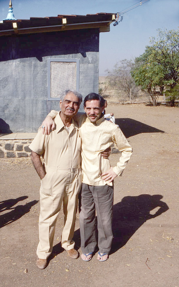 Eruch with Robert Dreyfuss at Upper Meherabad, India.