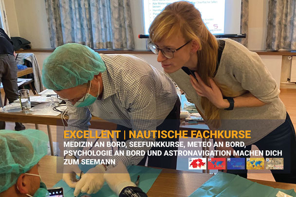 Dozentin der Nautischen Akademie betreut Teilnehmer beim Kurs Medizin an Bord – praktische Ausbildung mit SeaDoc-Experten in sicherer Umgebung.