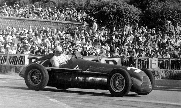 Il vincitore del primo gp di Monaco di F1, Juan Manuel Fangio 